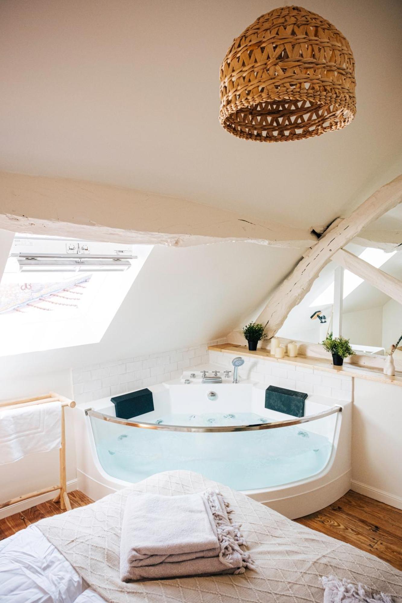Loveroom Du Perche : Maison Avec Balneo Moulins-la-Marche Kültér fotó